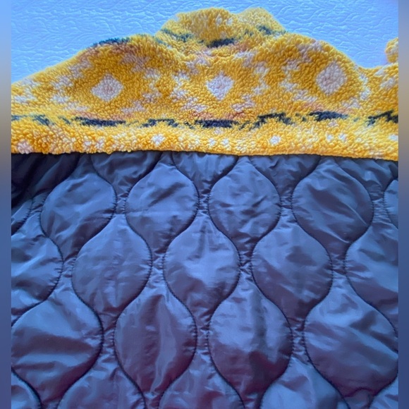 Thread & Supply Aztec Print Yellow and Black Fleece and Quilted Jacket Size S - Picture 10 of 15